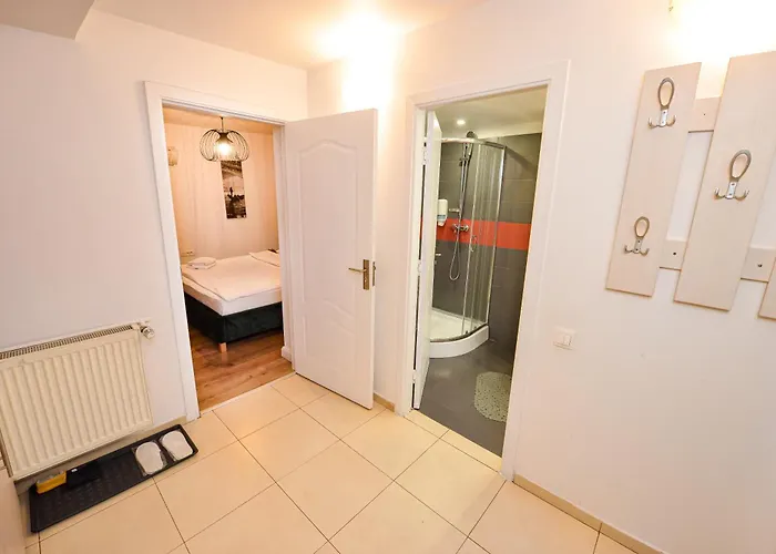 Old Town Apartment *