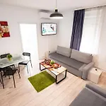 Old Town Apartman *