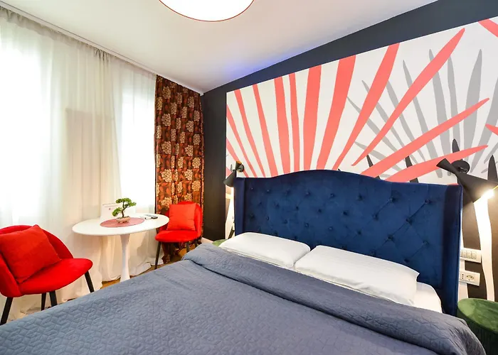 Old Town Apartment *